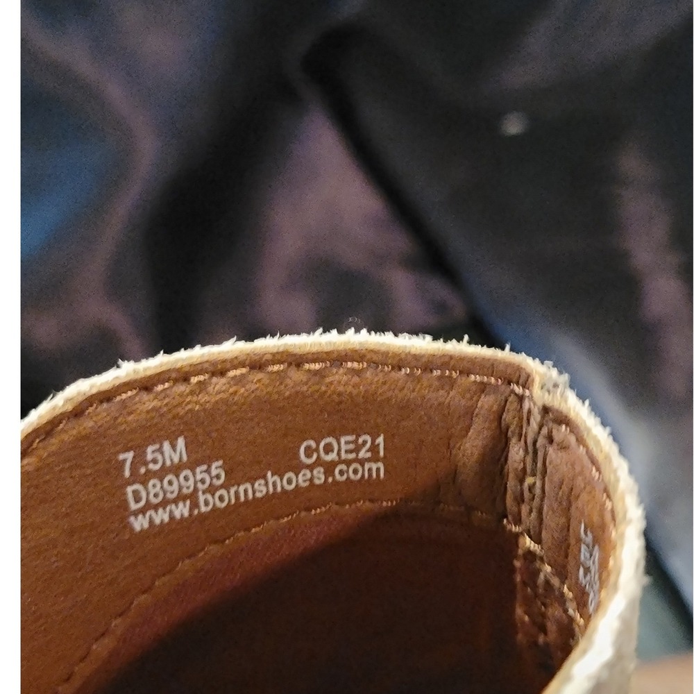 Born Kerri Distressed Brown Suede V-Cut Ankle Boots Back Zip Womens 7.5M - Picture 7 of 8